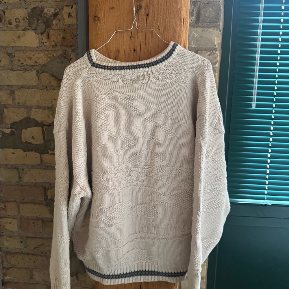 Men's Wolf Sweater with Embroidered Design - Picture 3 of 3